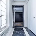 Elysées Gem 2-Bedroom