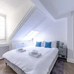 Elysées Gem 2-Bedroom