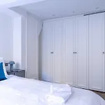 Elysées Gem 2-Bedroom