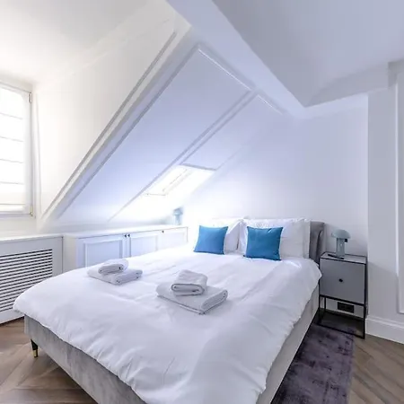 Elysees Gem 2-bedroom Appartamento *