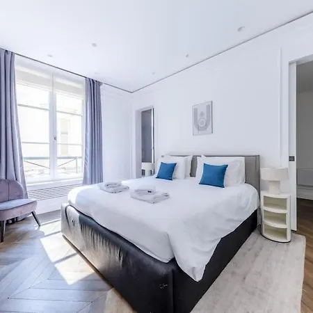 Elysees Gem 2-bedroom Apartment Paris