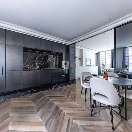 Elysees Gem 2-bedroom Parigi